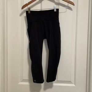 Lululemon black Capri leggings